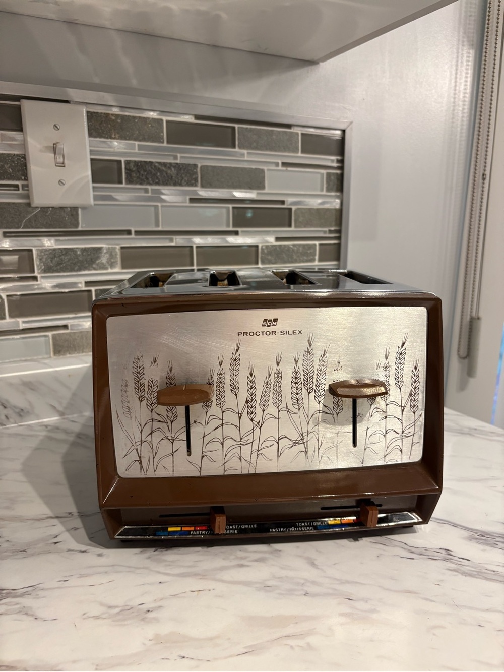 Vintage Proctor Silex Toaster 4 slice wheat motif chrome accents dual